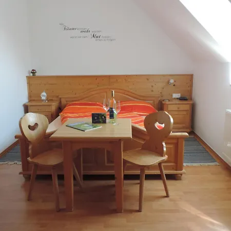 Weingut Gaestezimmer Gruber * Ehrenhausen